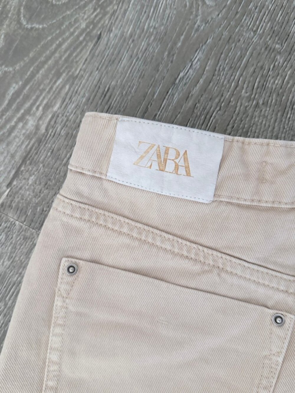 ZARA High Rise Frayed Hem Denim Shorts Womens Size 4 Beige Raw Hem - Picture 6 of 6
